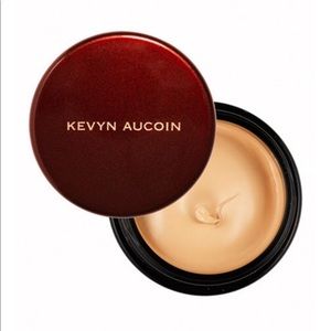 Kevyn Aucoin the sensual skin enhancer shade SX11